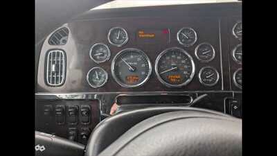 2022 Peterbilt 389, $0.00. Photo 5