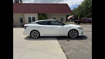 2021 Nissan Maxima, $0.00. Photo 2
