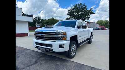 2019 Chevrolet 2500 Crew Cab, $0.00. Photo 3