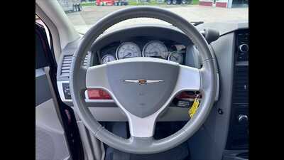 2008 Chrysler Town & Country, $0.00. Photo 8