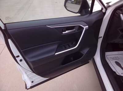 2025 Toyota RAV4, $0.00. Photo 9