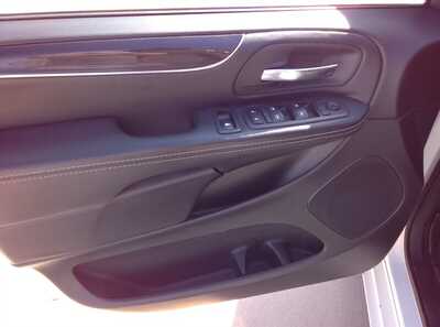 2018 Dodge Caravan, Grand, $10900.00. Photo 9