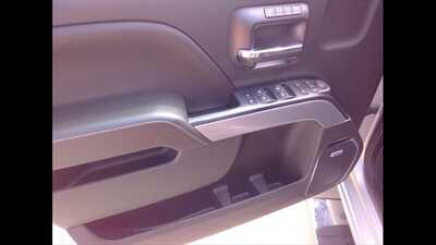 2019 Chevrolet 3500 Crew Cab, $32900.00. Photo 10