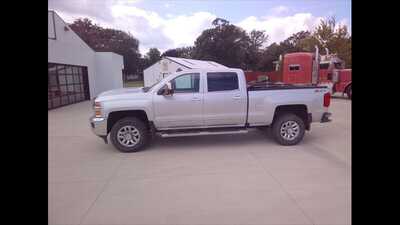 2019 Chevrolet 3500 Crew Cab, $32900.00. Photo 2