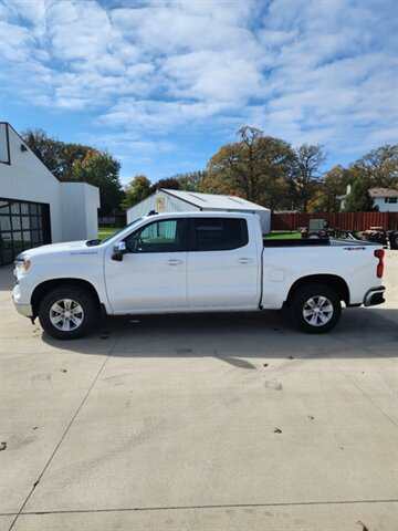 2024 Chevrolet 1500 Crew Cab, $22900.00. Photo 2