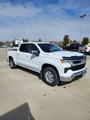2024 Chevrolet 1500 Crew Cab, $22900.00. Photo 4