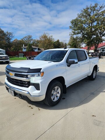 2024 Chevrolet 1500 Crew Cab, $22900.00. Photo 6