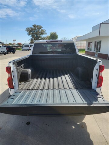 2024 Chevrolet 1500 Crew Cab, $22900.00. Photo 9