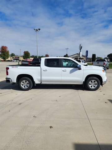 2024 Chevrolet 1500 Crew Cab, $22900.00. Photo 1