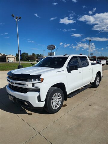 2020 Chevrolet 1500 Crew Cab, $36900.00. Photo 3