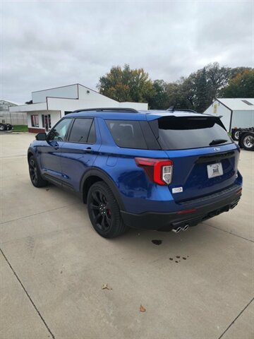 2023 Ford Explorer, $38900.00. Photo 8