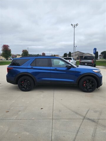 2023 Ford Explorer, $38900.00. Photo 1