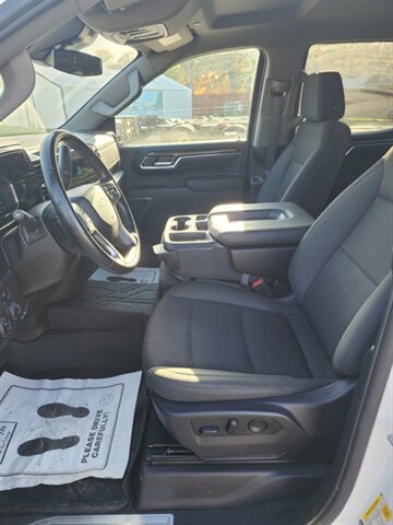 2024 Chevrolet 1500 Crew Cab, $22900.00. Photo 10