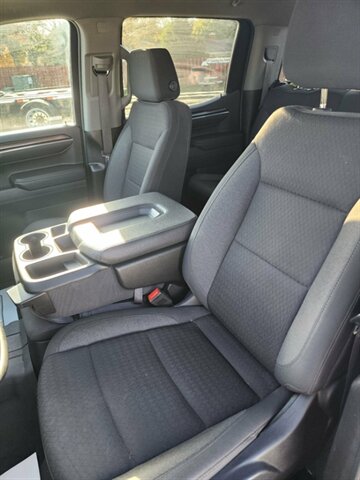 2024 Chevrolet 1500 Crew Cab, $22900.00. Photo 12