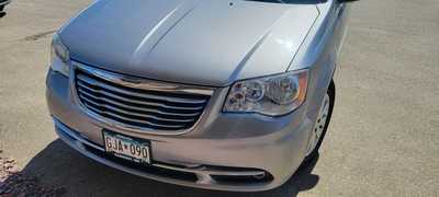 2014 Chrysler Town & Country, $9999. Photo 3