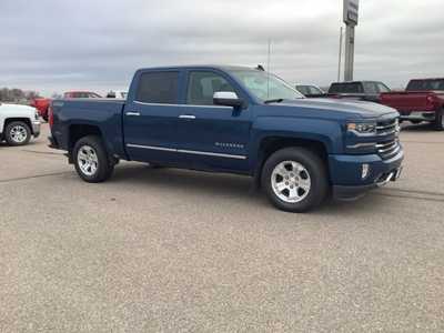 2017 Chevrolet 1500 Crew Cab, $25999. Photo 2