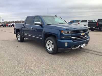 2017 Chevrolet 1500 Crew Cab, $25999. Photo 3