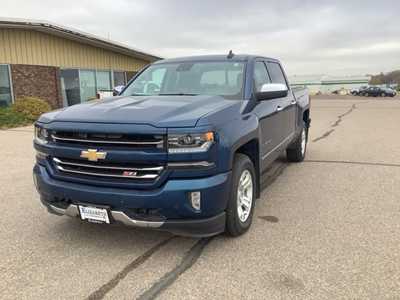 2017 Chevrolet 1500 Crew Cab, $25999. Photo 6