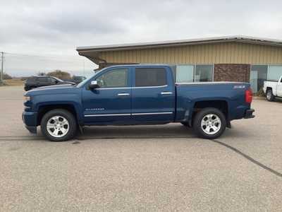 2017 Chevrolet 1500 Crew Cab, $25999. Photo 9