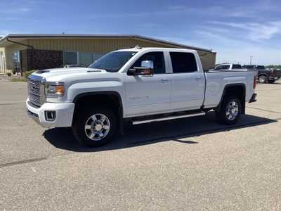 2019 GMC 3500 Crew Cab, $39499. Photo 4