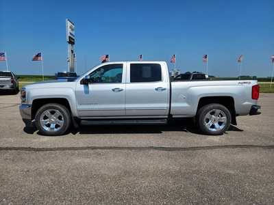 2018 Chevrolet 1500 Crew Cab, $26999. Photo 5
