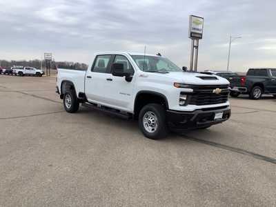 2025 Chevrolet 2500 Crew Cab, $. Photo 3