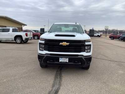 2025 Chevrolet 2500 Crew Cab, $. Photo 5
