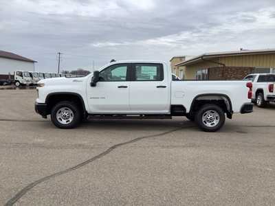 2025 Chevrolet 2500 Crew Cab, $. Photo 9