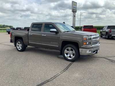 2015 Chevrolet 1500 Crew Cab, $26599. Photo 2
