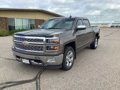 2015 Chevrolet 1500 Crew Cab, $26599. Photo 5