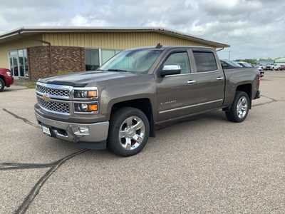 2015 Chevrolet 1500 Crew Cab, $26599. Photo 6