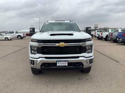 2025 Chevrolet 3500 Crew Cab, $. Photo 6