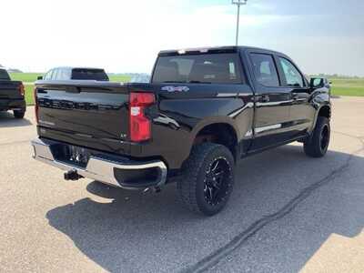 2020 Chevrolet 1500 Crew Cab, $28599. Photo 12