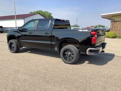 2020 Chevrolet 1500 Crew Cab, $28599. Photo 8
