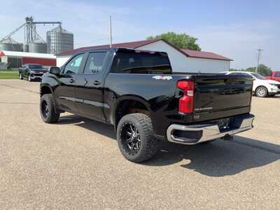 2020 Chevrolet 1500 Crew Cab, $28599. Photo 9