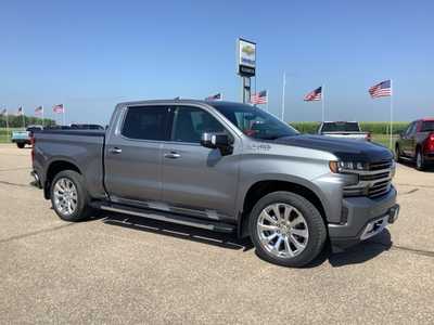 2020 Chevrolet 1500 Crew Cab, $39999. Photo 2