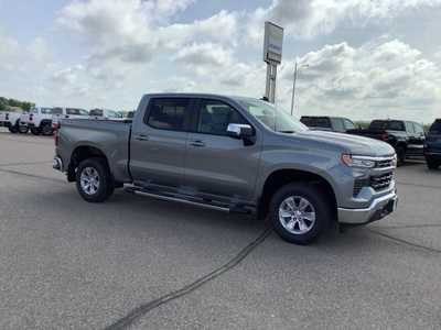 2025 Chevrolet 1500 Crew Cab, $56399. Photo 2