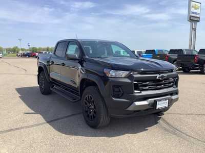 2025 Chevrolet Colorado Crew Cab, $44390. Photo 3