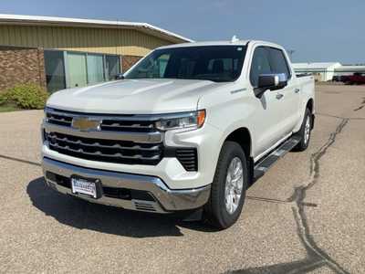 2023 Chevrolet 1500 Crew Cab, $43299. Photo 5