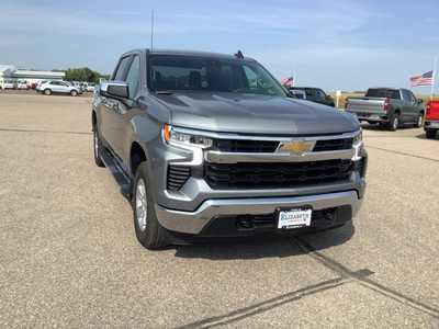 2023 Chevrolet 1500 Crew Cab, $38599. Photo 4