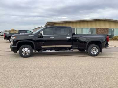2022 Chevrolet 3500 Crew Cab, $65499. Photo 11