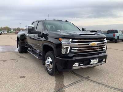 2022 Chevrolet 3500 Crew Cab, $65499. Photo 5