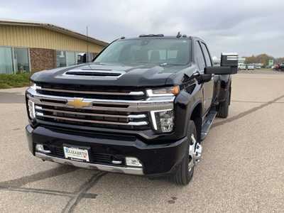 2022 Chevrolet 3500 Crew Cab, $65499. Photo 7