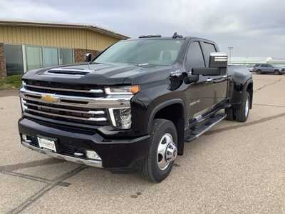 2022 Chevrolet 3500 Crew Cab, $65499. Photo 8
