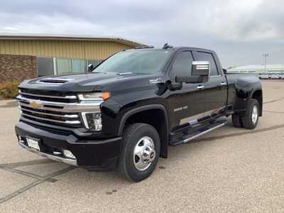 2022 Chevrolet 3500 Crew Cab, $65499. Photo 9