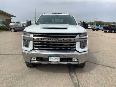 2020 Chevrolet 3500 Crew Cab, $44699. Photo 5