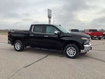2020 Chevrolet 1500 Crew Cab, $29999. Photo 2