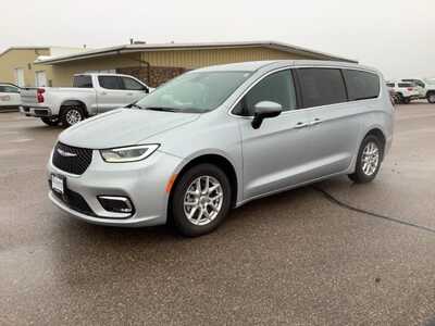 2023 Chrysler Pacifica, $23999. Photo 6