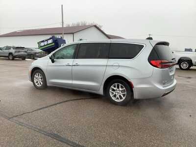 2023 Chrysler Pacifica, $23999. Photo 8