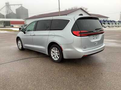 2023 Chrysler Pacifica, $23999. Photo 9